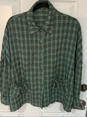 Green Plaid Button-Up Shirt oversized very cute and comfy XL